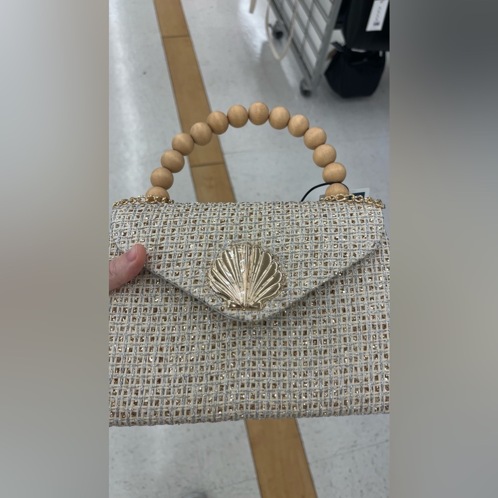 Sparkly shell purse